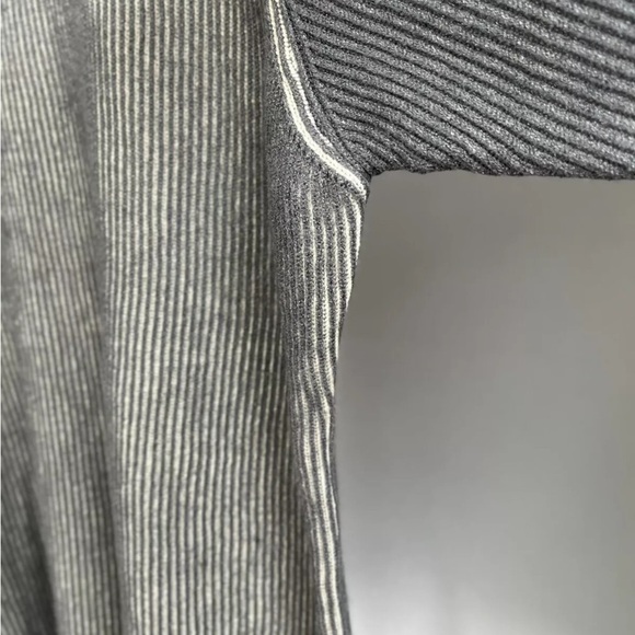 Disney Parks Store Marvel Sweater Shirt Sz 3XL Gray Red Stripe 1939 Big Tag HTF - Picture 8 of 15